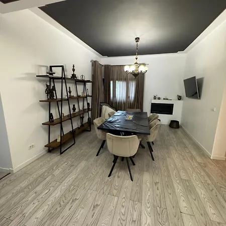 Ultracentral Luxury Apartment