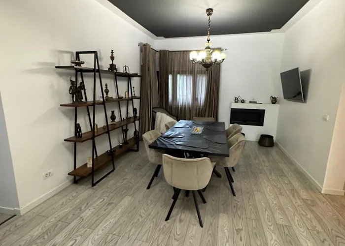 Ultracentral Luxury Apartament